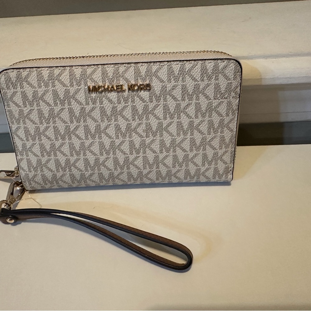 Michael Kors Wallet NWT